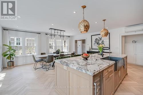 1060 Mohawk Road, Burlington, ON - Indoor