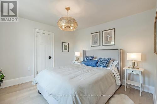 1060 Mohawk Road, Burlington, ON - Indoor Photo Showing Bedroom