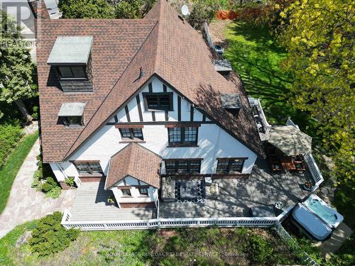 1060 Mohawk Road, Burlington, ON - Outdoor