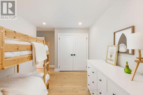 471 Sparling Crescent, Burlington, ON - Indoor Photo Showing Bedroom