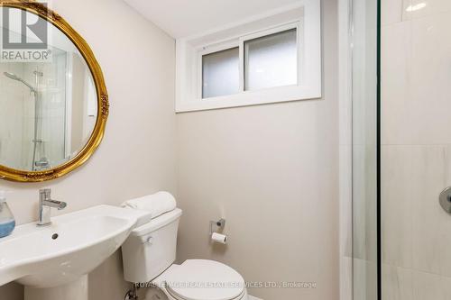 471 Sparling Crescent, Burlington, ON - Indoor Photo Showing Bathroom