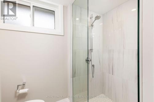 471 Sparling Crescent, Burlington, ON - Indoor Photo Showing Bathroom