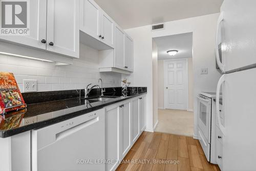 201 - 40 Pearl Street, Smiths Falls, ON - Indoor Photo Showing Kitchen