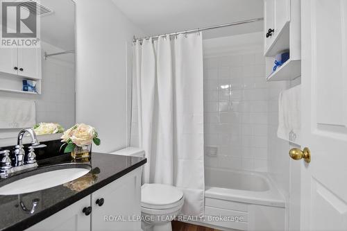 201 - 40 Pearl Street, Smiths Falls, ON - Indoor Photo Showing Bathroom