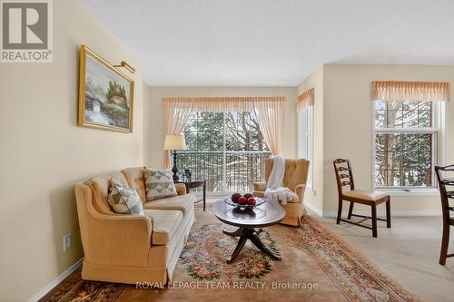201 - 40 Pearl Street, Smiths Falls, ON - Indoor Photo Showing Living Room