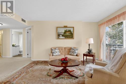 201 - 40 Pearl Street, Smiths Falls, ON - Indoor Photo Showing Living Room