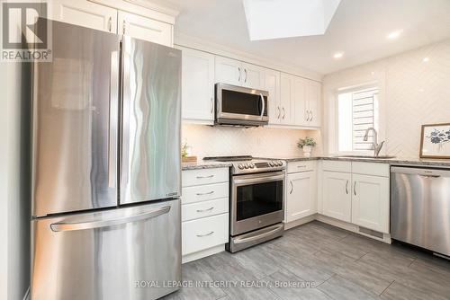 115 Springhurst Avenue, Ottawa, ON - Indoor Photo Showing Kitchen With Upgraded Kitchen