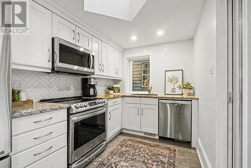 115 Springhurst Avenue, Ottawa, ON - Indoor Photo Showing Kitchen With Upgraded Kitchen