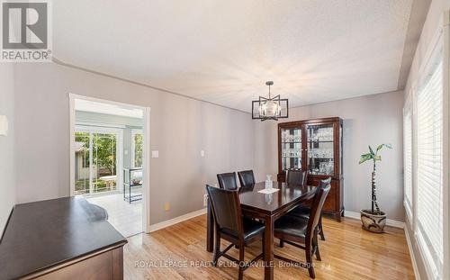 365 Turnberry Crescent, Mississauga, ON - Indoor Photo Showing Dining Room