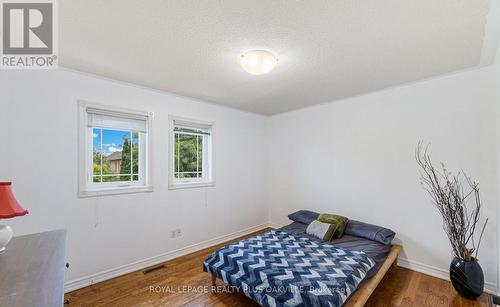 365 Turnberry Crescent, Mississauga, ON - Indoor Photo Showing Bedroom