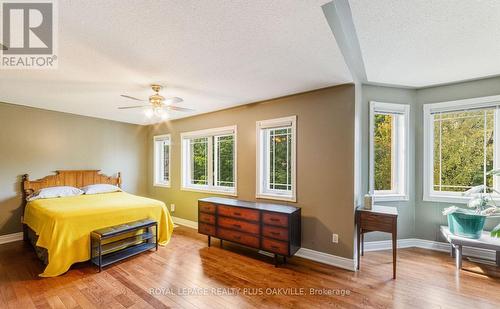 365 Turnberry Crescent, Mississauga, ON - Indoor Photo Showing Bedroom