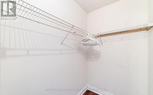 365 Turnberry Crescent, Mississauga, ON - Indoor With Storage
