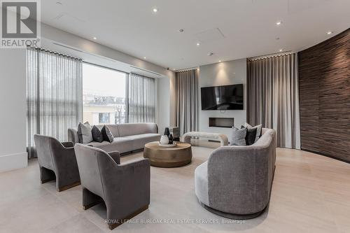 603 - 2007 James Street, Burlington, ON - Indoor Photo Showing Living Room