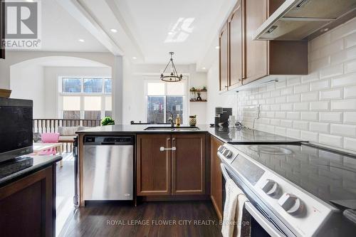 38 Abigail Crescent, Caledon, ON - Indoor Photo Showing Kitchen