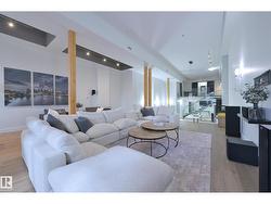 #403 10154 103 ST NW  Edmonton, AB T5J 0X7