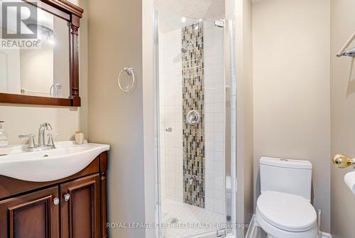 21 Polarlights Way, Toronto, ON - Indoor Photo Showing Bathroom