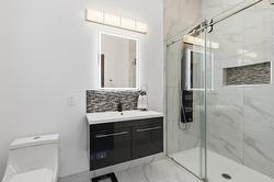 Ensuite bathroom - 
