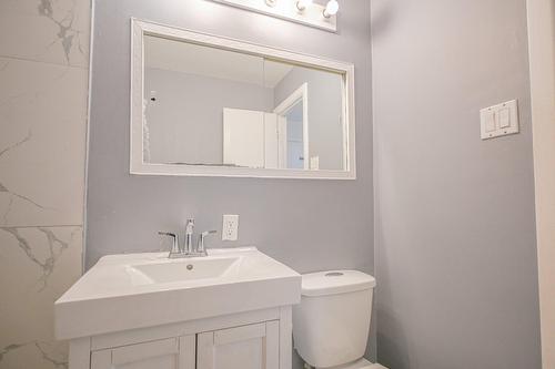 Bathroom - 5945 Rue Landry, Montréal (Mercier/Hochelaga-Maisonneuve), QC - Indoor Photo Showing Bathroom