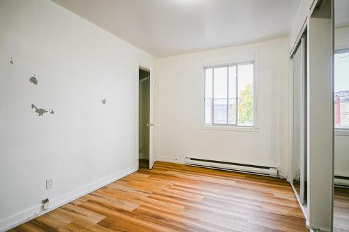 Bedroom - 5945 Rue Landry, Montréal (Mercier/Hochelaga-Maisonneuve), QC - Indoor Photo Showing Other Room