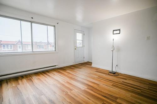 Primary bedroom - 5945 Rue Landry, Montréal (Mercier/Hochelaga-Maisonneuve), QC - Indoor Photo Showing Other Room