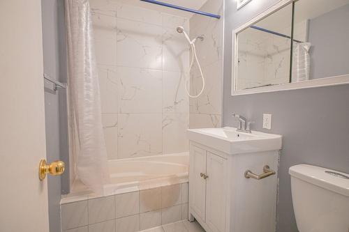 Bathroom - 5945 Rue Landry, Montréal (Mercier/Hochelaga-Maisonneuve), QC - Indoor Photo Showing Bathroom