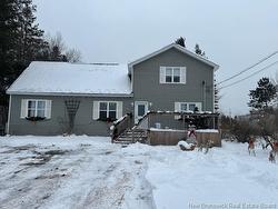 66 Renfrew ST  Petitcodiac, NB E4Z 4S8