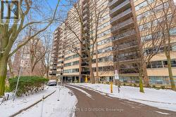 1002 - 484 AVENUE ROAD  Toronto, ON M4V 2J5