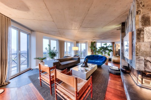 Salon - 703-285 Av. Laurier E., Montréal (Le Plateau-Mont-Royal), QC - Indoor