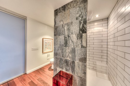 Salle de bains attenante à la CCP - 703-285 Av. Laurier E., Montréal (Le Plateau-Mont-Royal), QC - Indoor