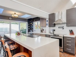 727 Paskin Way  Saanich, BC V8Z 6N4