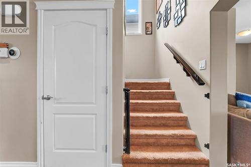 1042 Kloppenburg Bend, Saskatoon, SK 