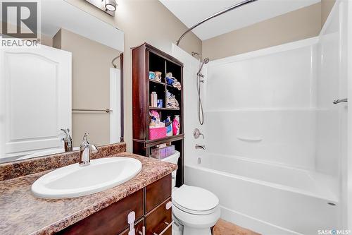 1042 Kloppenburg Bend, Saskatoon, SK 