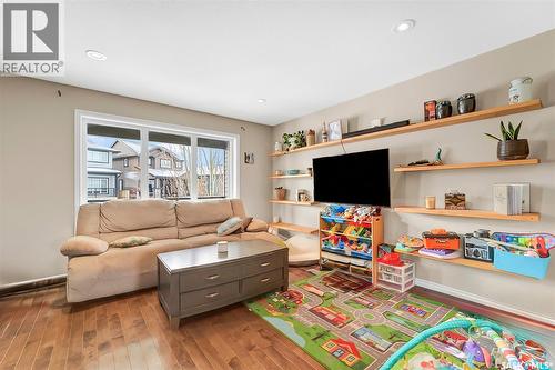 1042 Kloppenburg Bend, Saskatoon, SK 