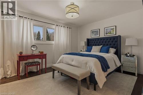2424 Eileen Drive, Burlington, ON - Indoor Photo Showing Bedroom