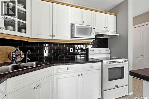 4102 Buckingham Drive E, Regina, SK - Indoor Photo Showing Kitchen With Double Sink