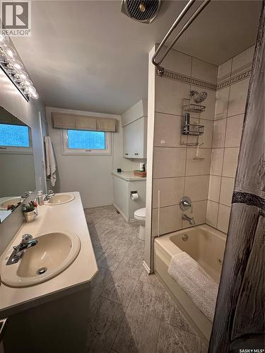 114 Garvin Crescent, Canora, SK - Indoor Photo Showing Bathroom
