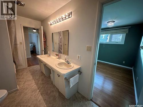 114 Garvin Crescent, Canora, SK - Indoor Photo Showing Bathroom