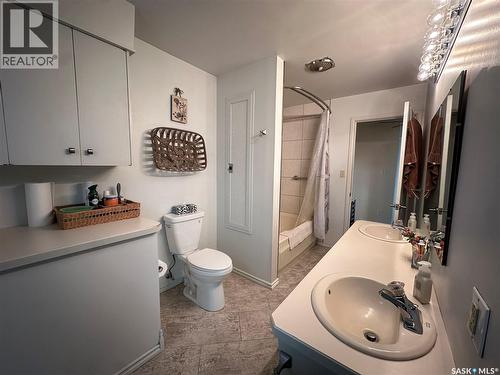 114 Garvin Crescent, Canora, SK - Indoor Photo Showing Bathroom