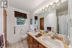 Main Bathroom - 
