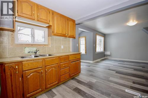 1416 E Avenue N, Saskatoon, SK - Indoor Photo Showing Kitchen With Double Sink