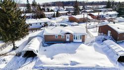 6705 Rue Rivière  Laval (Auteuil), QC H7H 1B6