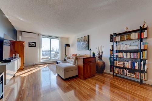 304-320 Rue du Bord-de-l'Eau O.  Longueuil (Le Vieux-Longueuil), QC J4H 4B2