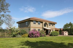 1675 Chester Pl  Comox, BC V9M 1A9