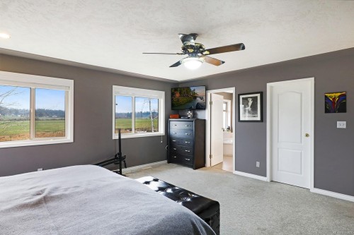 1675 Chester Pl, Comox, BC 