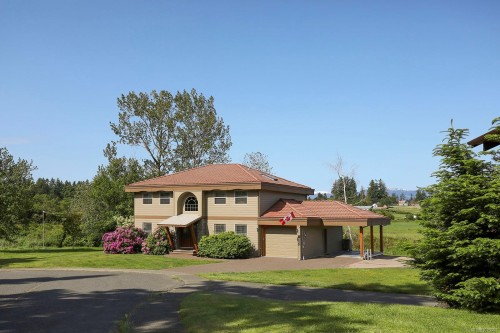1675 Chester Pl, Comox, BC 