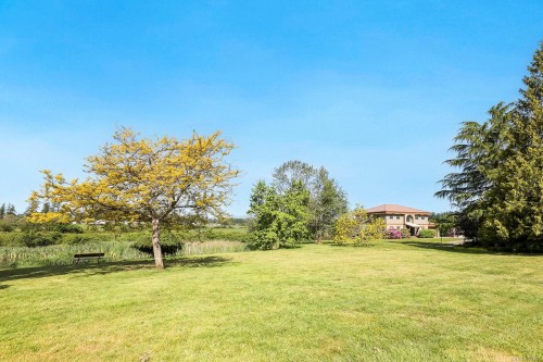 1675 Chester Pl, Comox, BC 