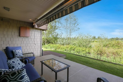 1675 Chester Pl, Comox, BC 