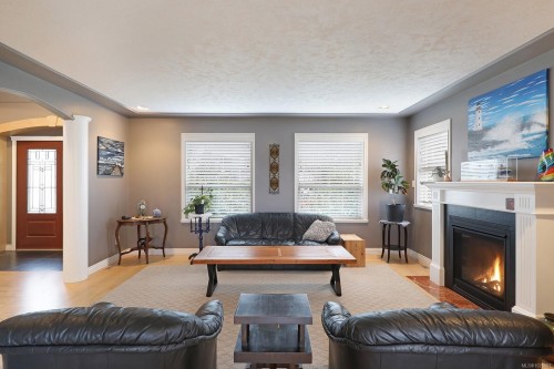 1675 Chester Pl, Comox, BC 