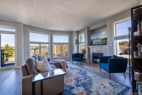 403-1258 Esquimalt Rd  Esquimalt, BC V9A 3P3