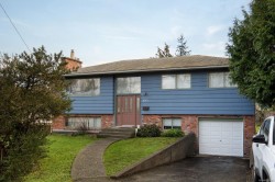 1015 Kenneth St  Saanich, BC V8X 3J3